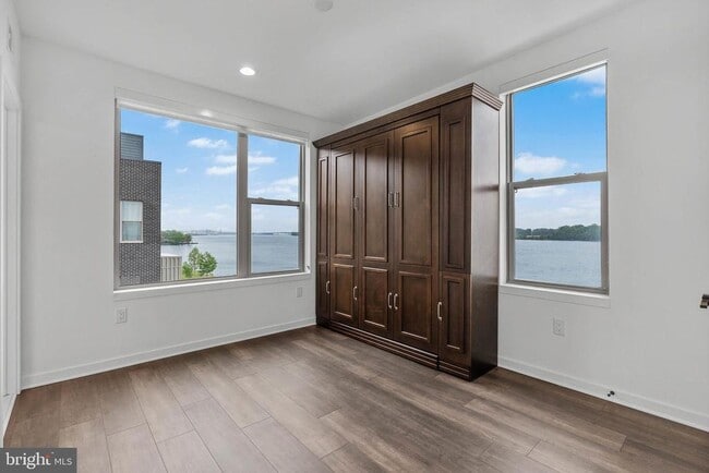 Building Photo - 3212 Evergreen Walk