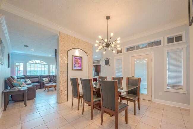 Building Photo - 5439 Fern Park Dr