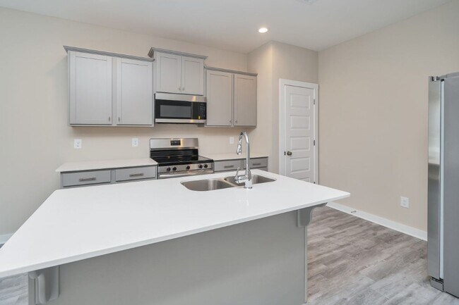 Building Photo - 5505 Blue Jay Cir