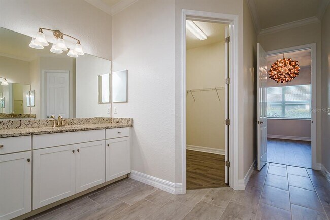 Building Photo - 12031 Medley Terrace