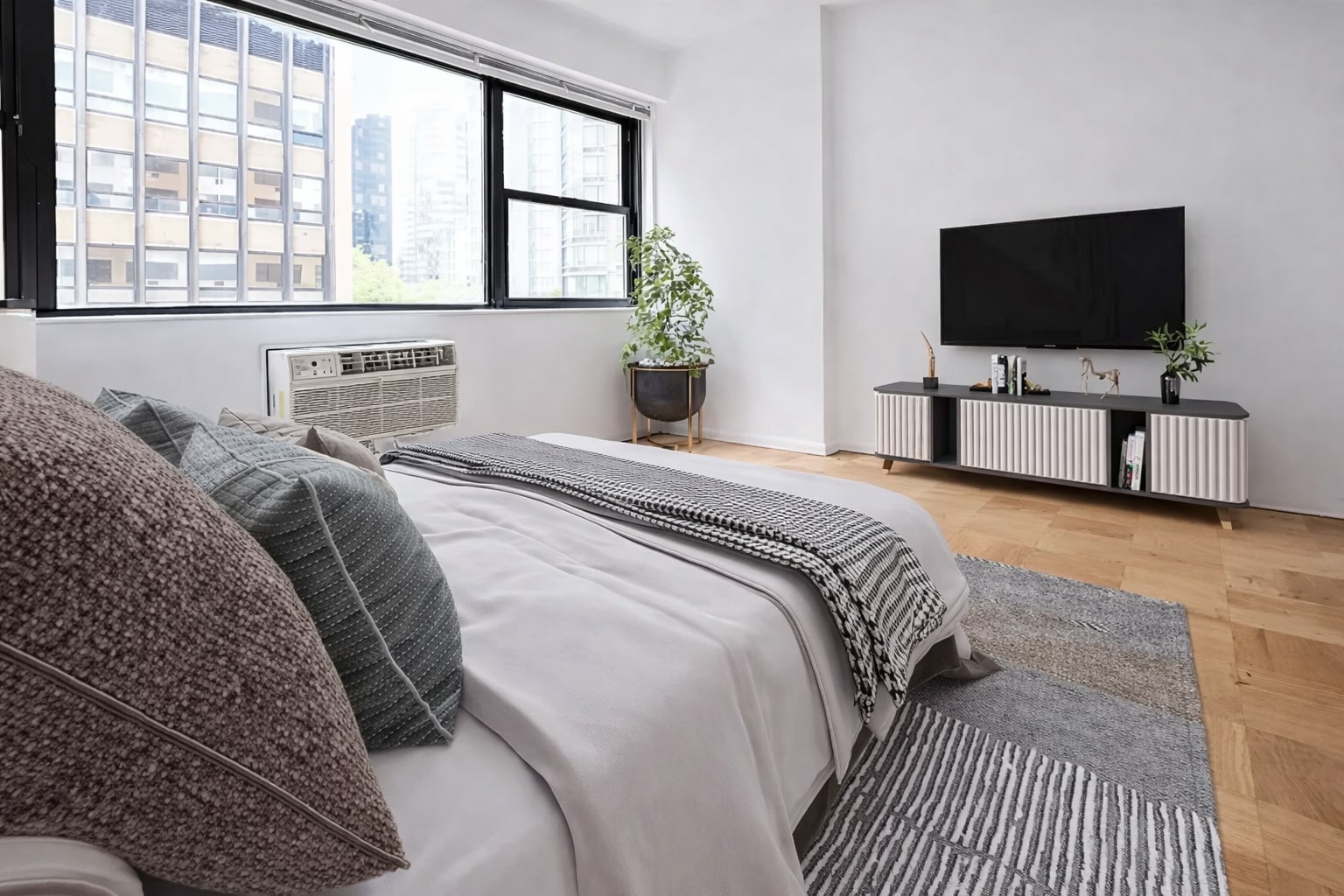 Building Photo - 141 E 37th St