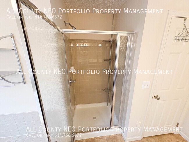 Building Photo - 2919 Woodstone Dr