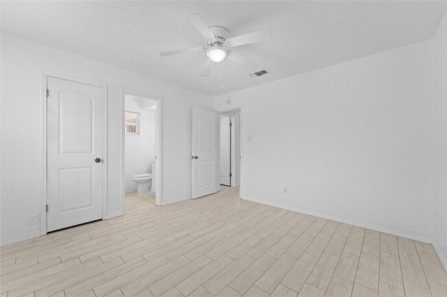 Building Photo - 1411 PI Cir