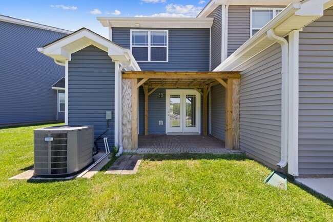 Building Photo - Gorgeous End Unit Townhome for Rent!!