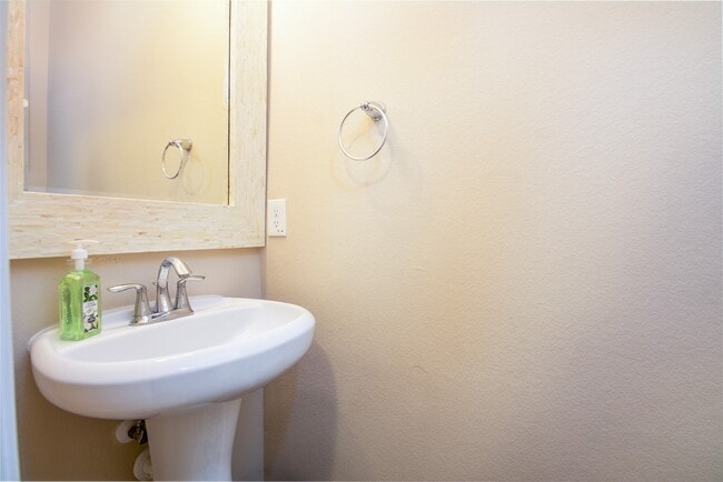 Building Photo - 11 Cheswood Manor Court