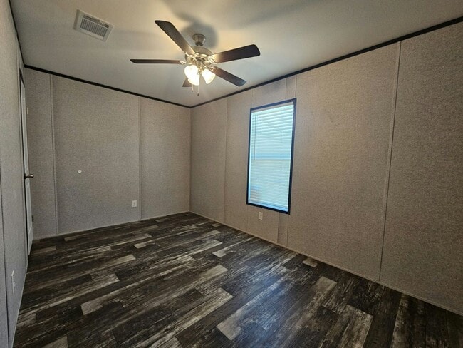 Building Photo - 1046 Myakka Dr