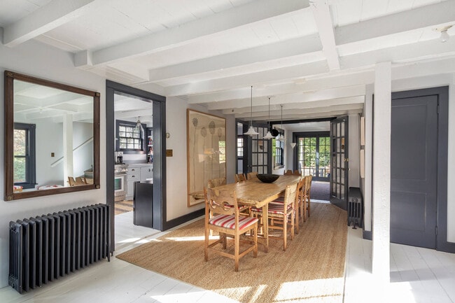 Building Photo - 93 Schellinger Rd