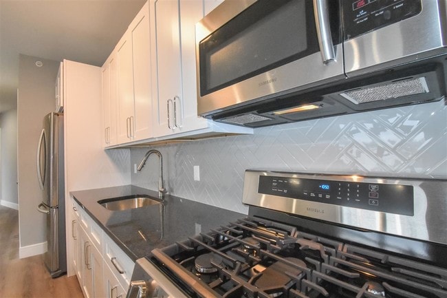 Building Photo - 4201 Bergen Turnpike