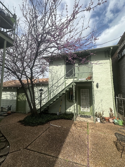 Building Photo - 4117 Stanford St