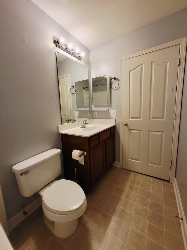 Building Photo - 339 Westbend Dr