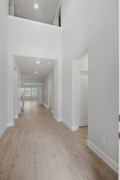 Building Photo - 1224 Redcoat Dr