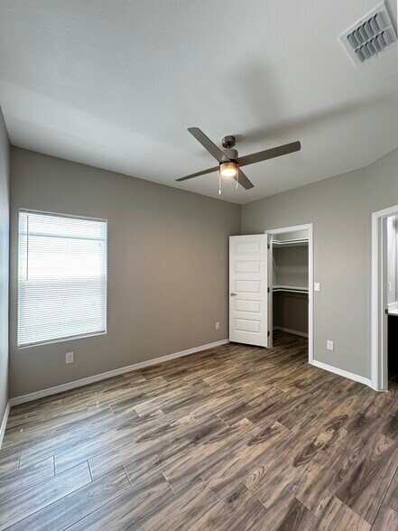 Building Photo - 4000 La Vista Ave