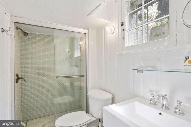 Building Photo - 3743 Upton St NW