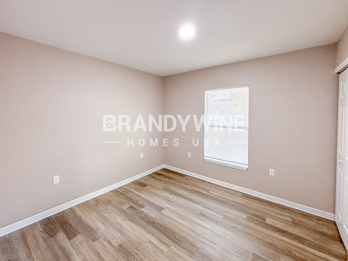 Building Photo - 2911 6th Ave S