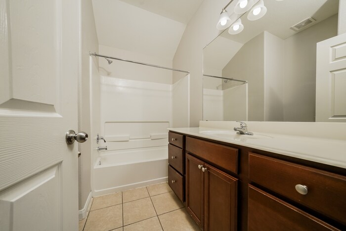 Building Photo - 3400 Spruce St