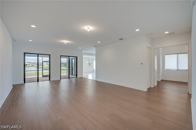 Building Photo - 5114 Panella Ave
