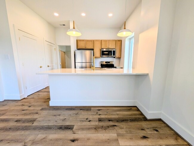 Building Photo - 5900 Fort Ave