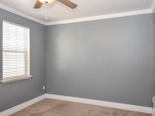 Building Photo - 1020 N 130 W