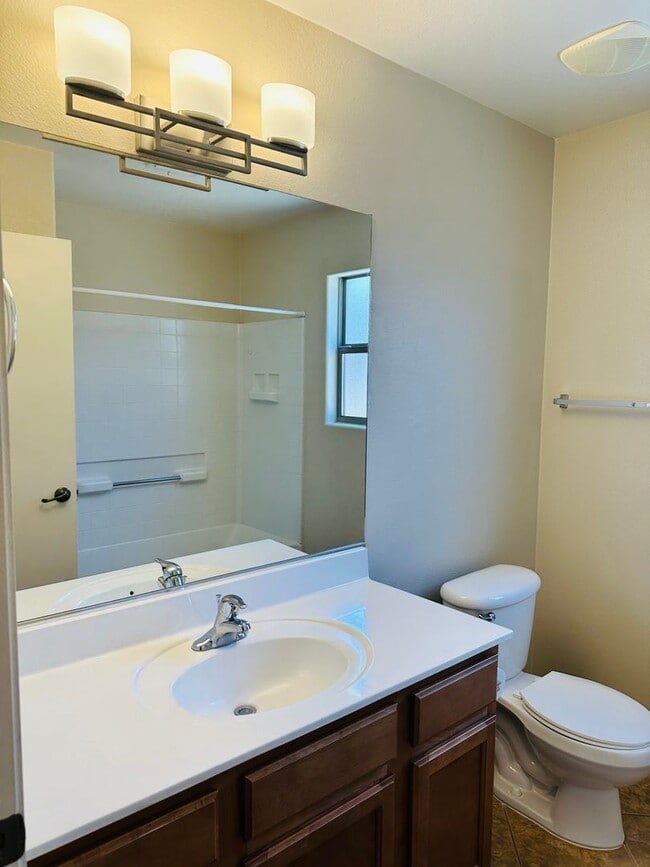 Building Photo - RANCHO DEL LAGO - 3 Bedroom 2 Bath - Priced Right!