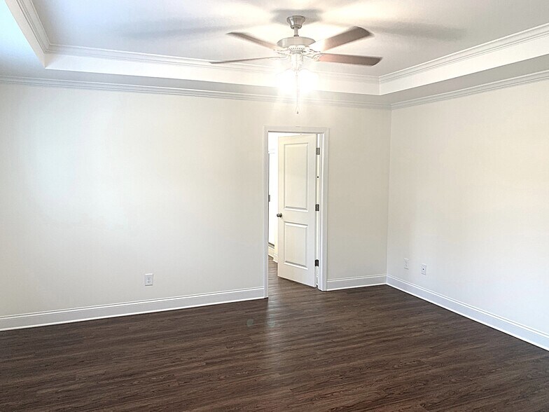 Building Photo - 112 Pullen Dr