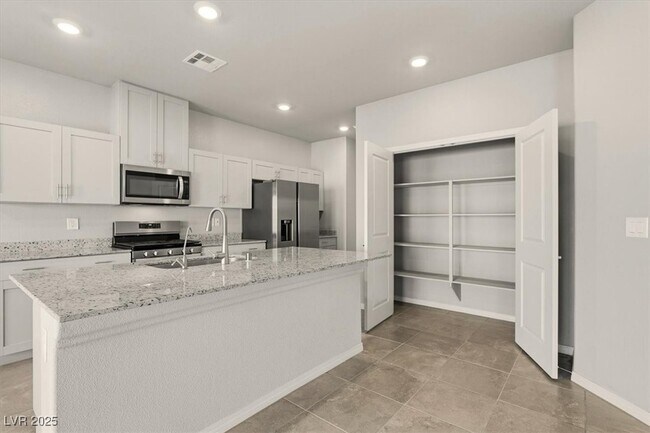 Building Photo - 3828 Ramura Ave