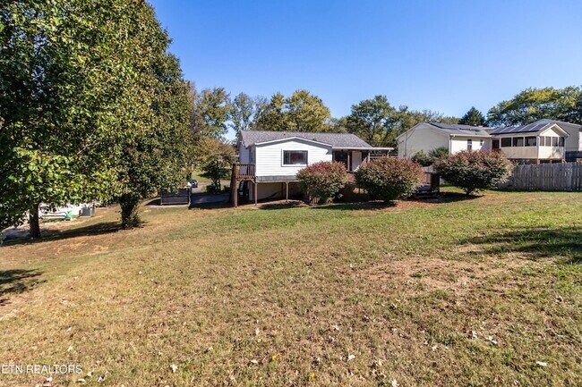 Building Photo - 1817 Sedgewick Dr