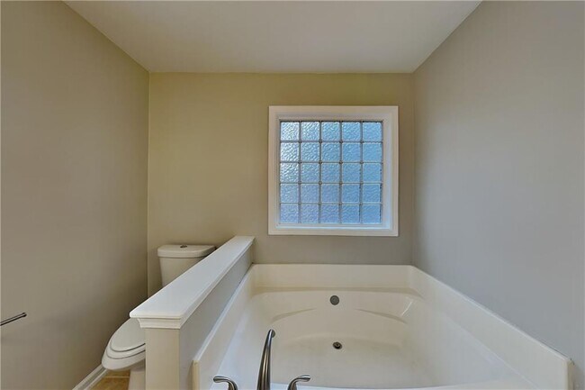 Building Photo - 85 Ellen Glen Way