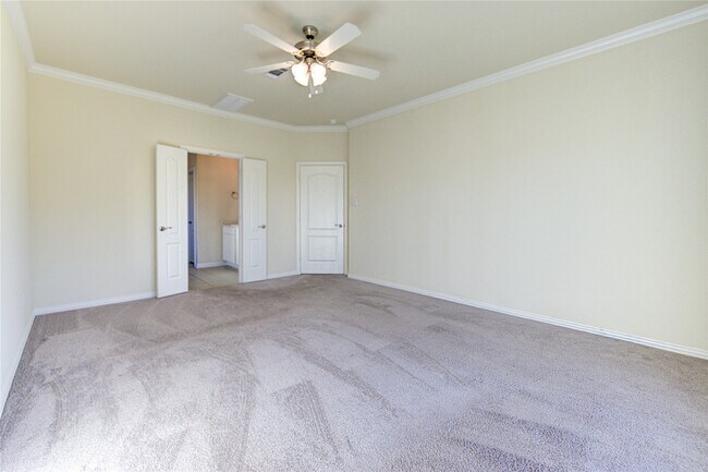 Building Photo - 30243 Twisting Springs Dr