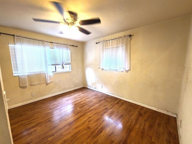 Building Photo - 424-26 Delaware st