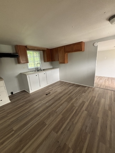 Building Photo - 27 Brinwood Dr
