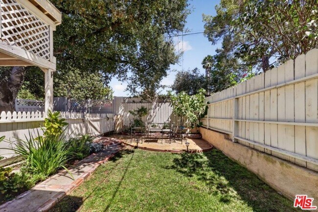 Building Photo - 6838 Haywood St