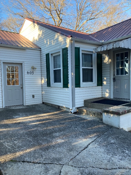 Building Photo - 603 General St