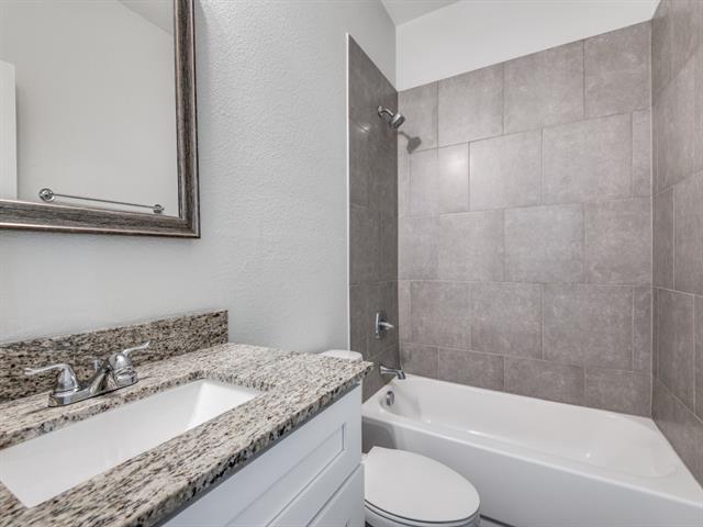 Building Photo - 1940 Melrose St