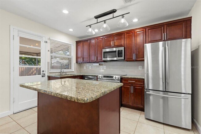 Building Photo - 3505 Prescott St N