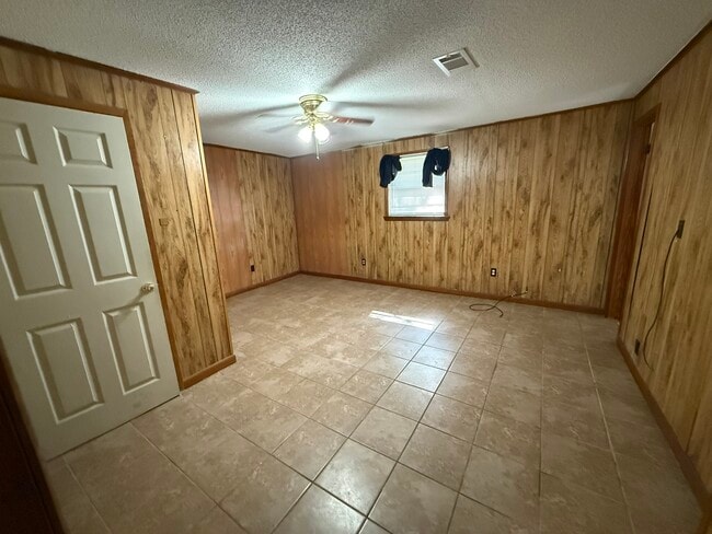 Building Photo - 4848 Saphire Ave