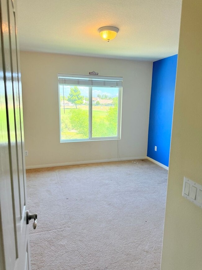 Building Photo - 5 Bed 3 Bath Home for rent in Murrieta