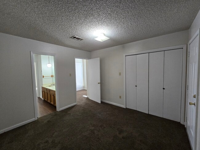 Building Photo - 117 Oak Ridge Ave