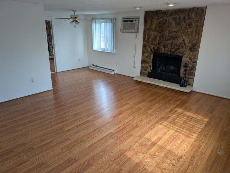 Building Photo - 6301 Robinson Rd