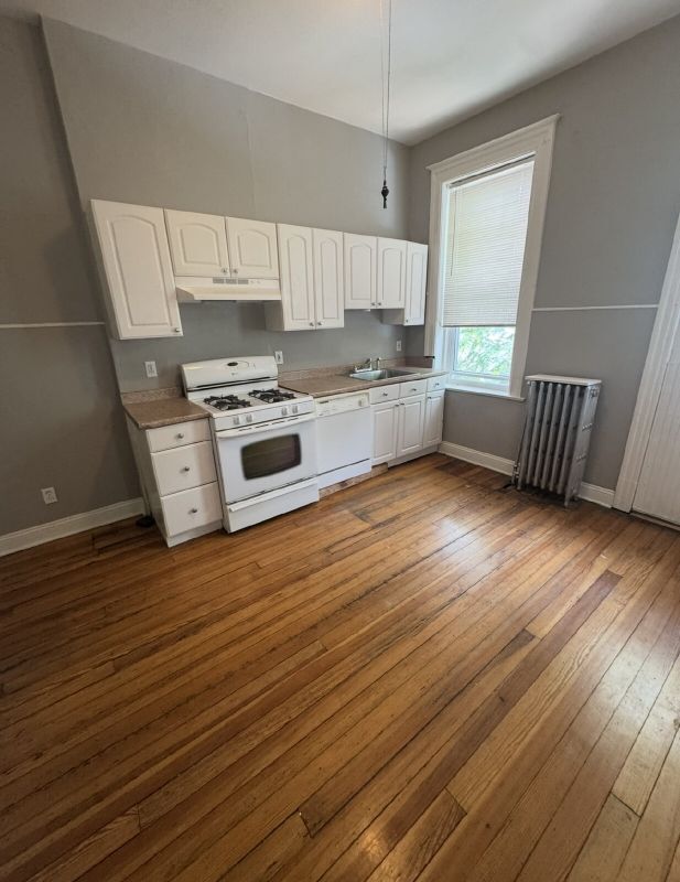 Building Photo - 3449 Crittenden St
