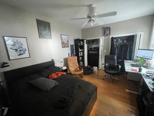 Building Photo - 121 G St