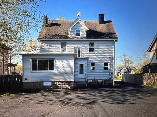 Building Photo - 12988 Clifton Blvd