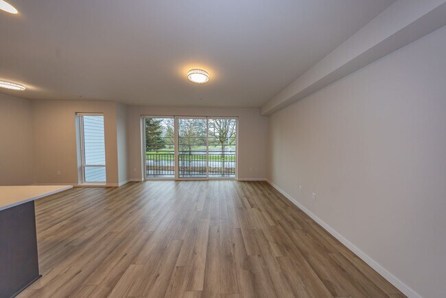 Building Photo - Brand New! - 2 Bedr in Gated Community - Free xfinity Internet