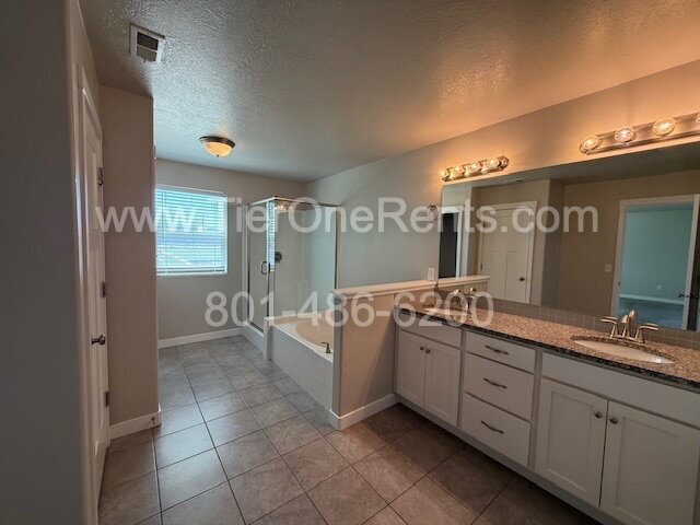 Building Photo - NO deposit option available for qualified ...
