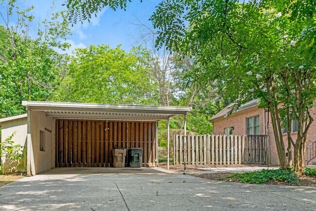 Building Photo - 1158 Sewanee Rd