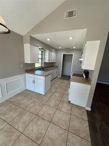 Building Photo - 1007 Almond Ct