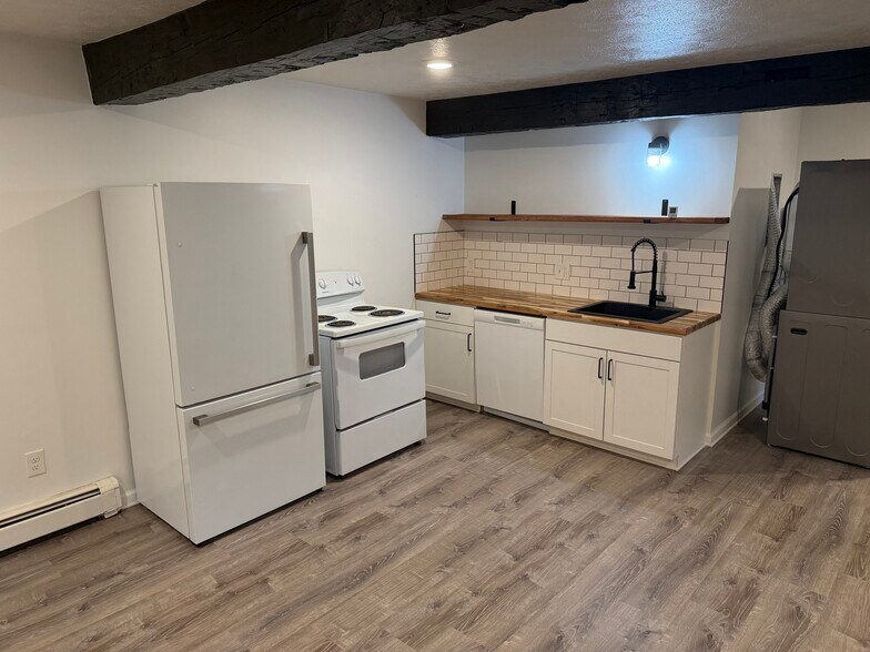 Building Photo - 2287 Segwun Ave SE