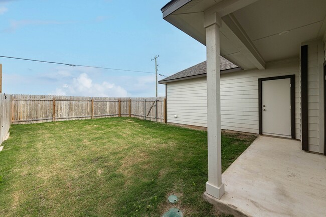 Building Photo - 311 Ravens Crst Dr