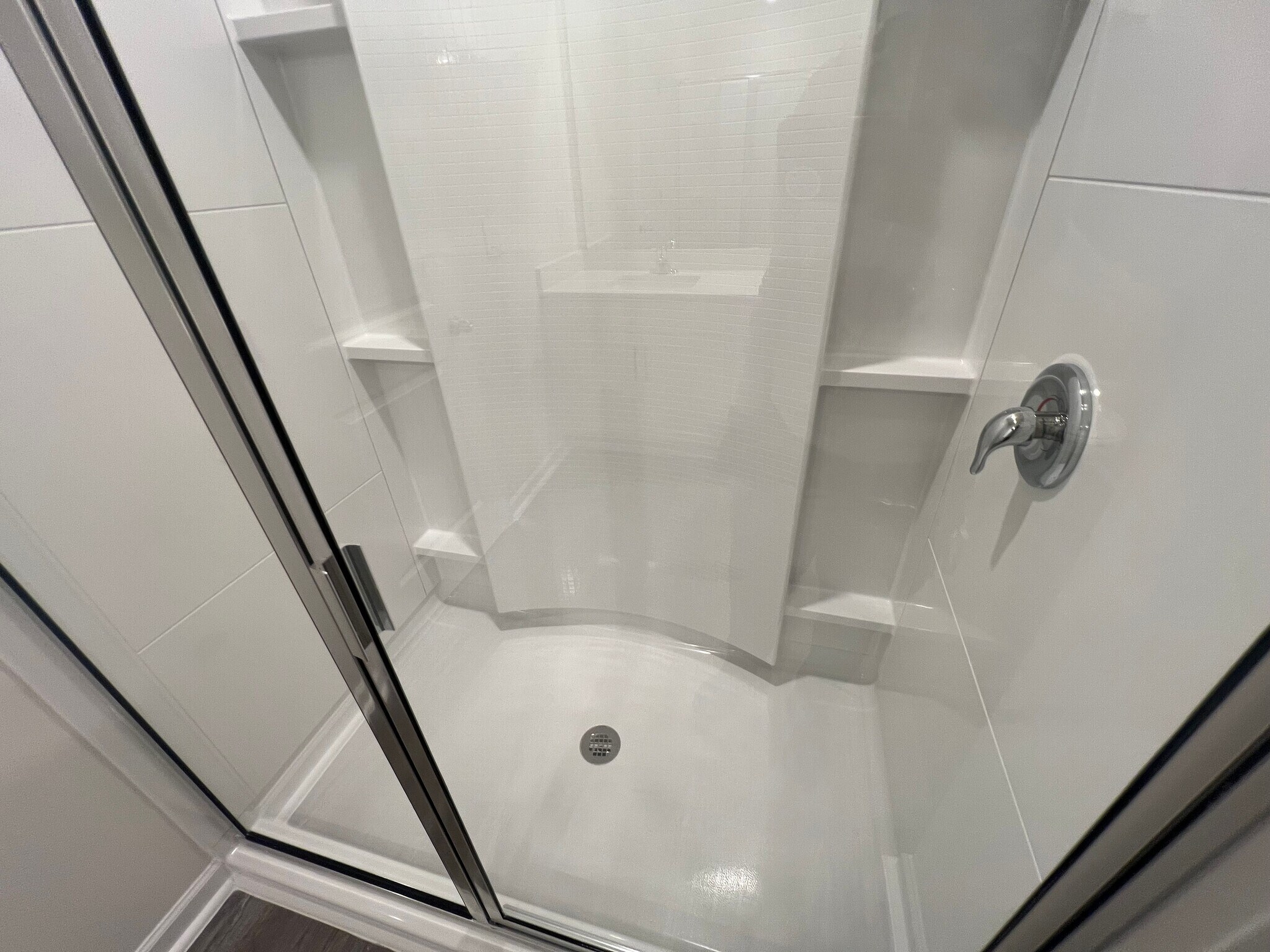 Building Photo - Room in Townhome on Starlight St