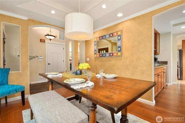 Building Photo - 5Bd/3.5Ba Newcastle House