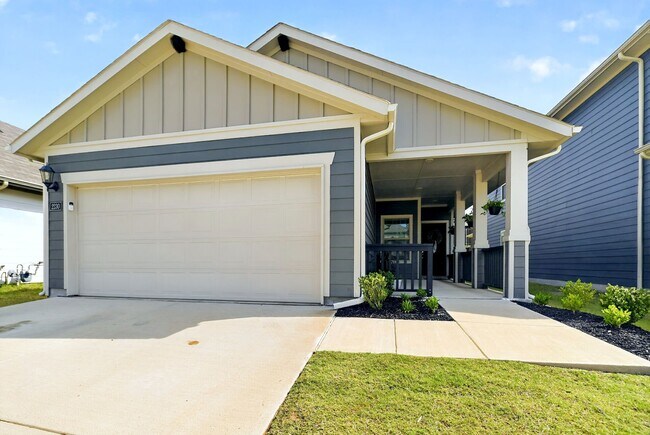 Building Photo - 2230 Clf Spgs Dr